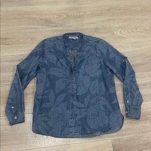 Tommy Bahama Women Floral Chambray Roll Tab Sleeve Blouse Tropical top hawaii